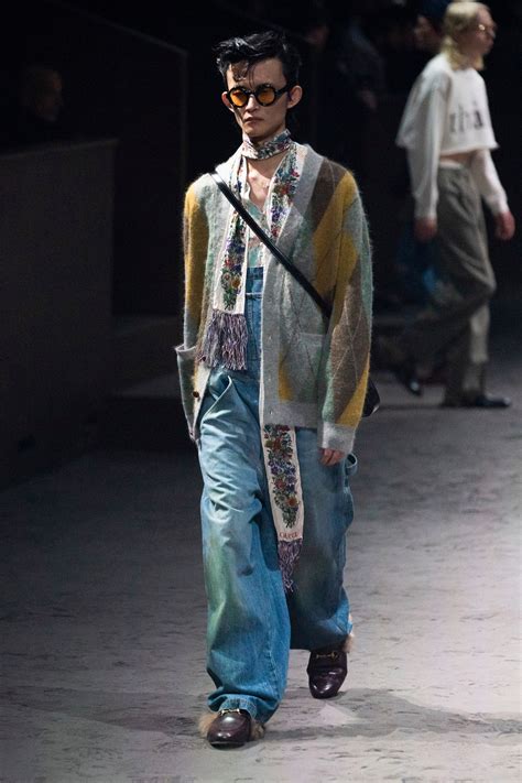 tuta gucci uomo 2021|Moda Uomo 2020: i jeans Gucci con macchie d'erba .